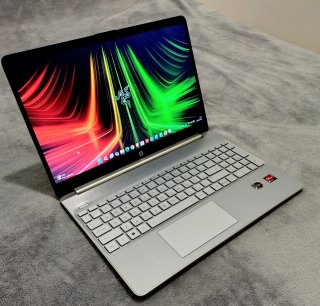 HP AMD Ryzen 3 8GB RAM 256GB SSD