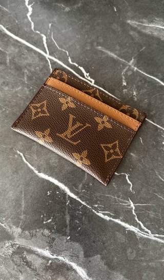 Tarjetero Louis Vuitton Monogram Marrón