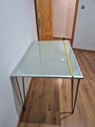 Mesa comedor cristal y metal