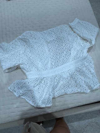Blusa Zara blanca bordada