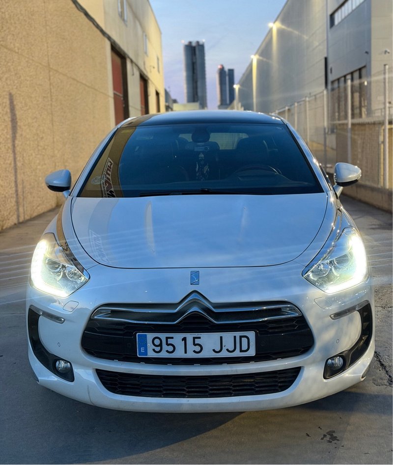 Citroen DS5 2016 2.0 HDI AUT NAVI BLUETOOTH - foto 1