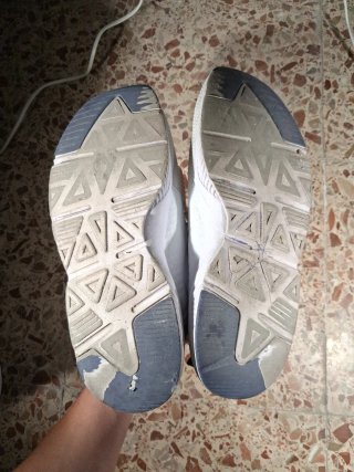 Zapatillas Kappa Blancas y Rojas