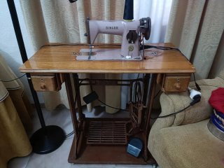 Máquina de coser Singer antigua