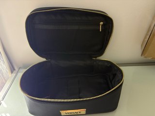 Borsa da toilette Versace nera e dorata