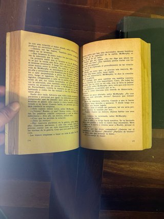 Libro vintage “alguien voló sobre el nido del cuco
