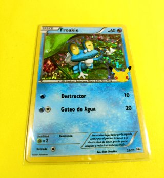 Carta Pokémon Froakie Holográfica Confeti 25° Anv.