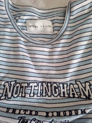 Camiseta Crop Rayas Azul y Blanco y rayas negras.l