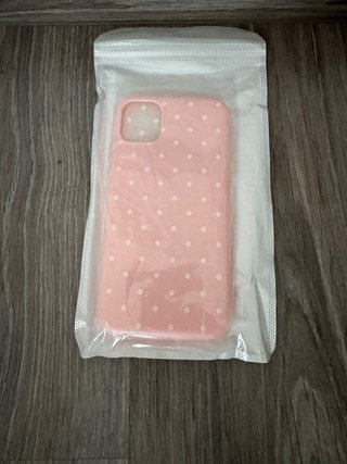 Funda iPhone 11 y 12 Rosa Lunares
