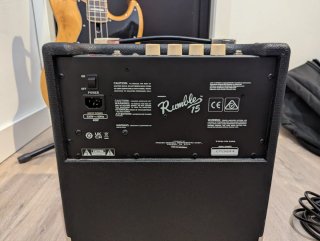 Fender Rumble 15 Amplificador Bajo