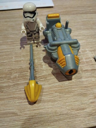 Lego Star Wars Figura con Vehículo y lanzador.