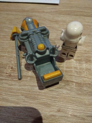 Lego Star Wars Figura con Vehículo y lanzador.