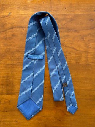 Corbata Loewe azul con rayas