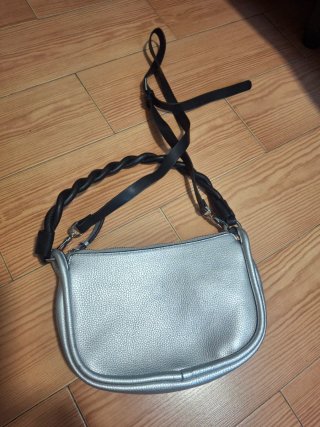 Bolso Parfois plateado y negro