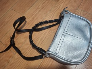 Bolso Parfois plateado y negro
