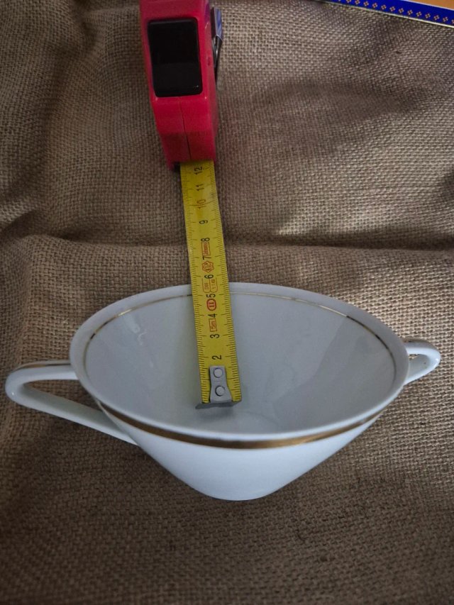 6 Tazas de consomé MAH Vigo con plato