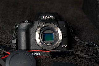 Canon EOS M50 + 11-22 IS STM + Kit Flash Yongnuo