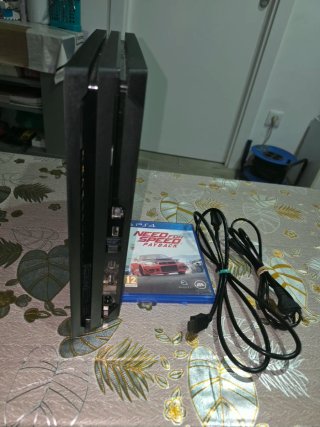 Playstation 4 pro 1 TB