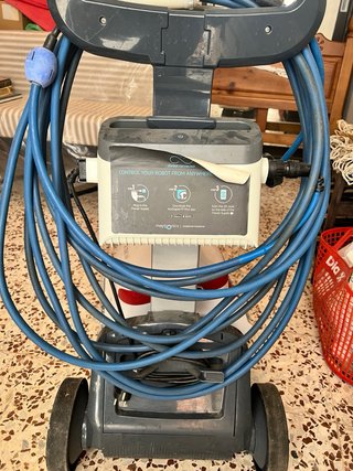 Robot Limpiafondos Dolphin ACTIVE X5 COMO NUEVO