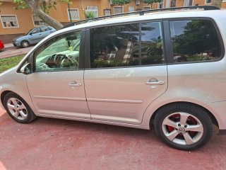 Volkswagen tuoran  2009