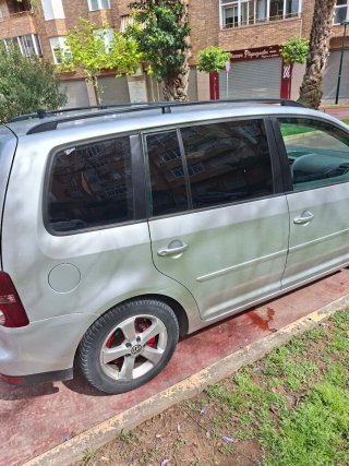 Volkswagen tuoran  2009