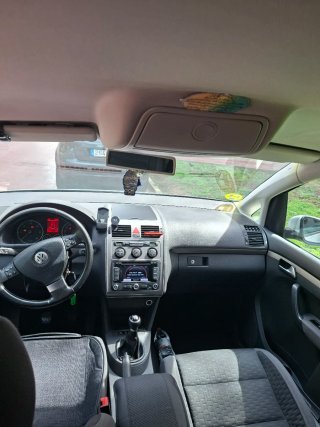 Volkswagen tuoran  2009
