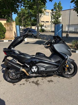 Yamaha TMAX 530 DX Akrapovic