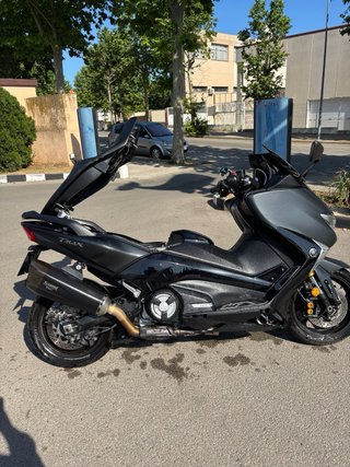 Yamaha TMAX 530 DX Akrapovic