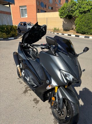 Yamaha TMAX 530 DX Akrapovic