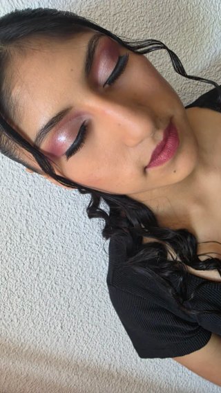 Maquillaje y Peinado Social Glam