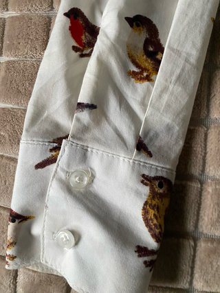 Camisa blanca estampada de pájaros s