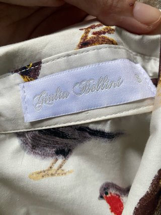 Camisa blanca estampada de pájaros s