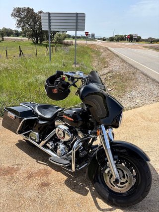 Harley Davidson Electra Glide FLHTCU Negra