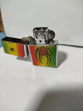 Lote 2 accendini: stile Zippo