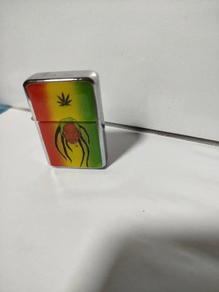 Lote 2 accendini: stile Zippo