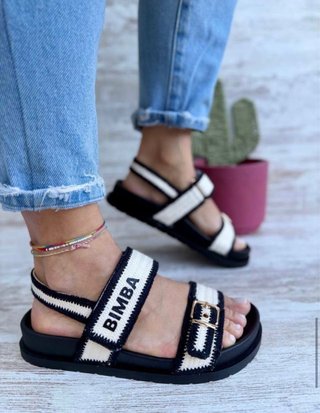 Sandalias BIMBA Y LOLA beige y blancas