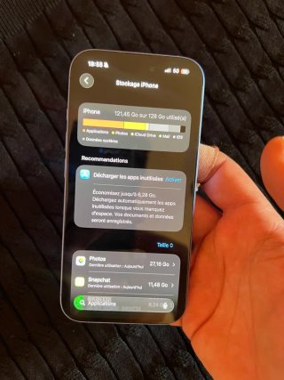 iPhone 16 azul