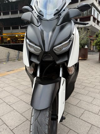 Yamaha XMAX Maxi Scooter Automática
