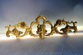 Perchero de bronce o latón estilo Peris Andreu.