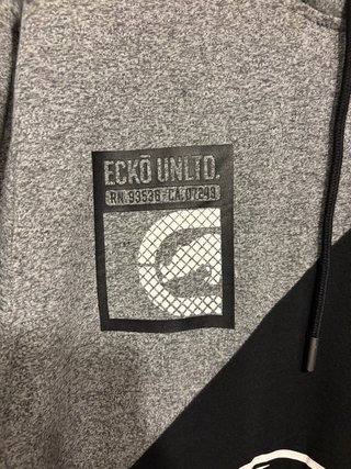 Camiseta con Capucha ECKO UNLTD - Nueva Talla L