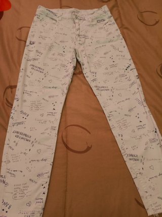 Pantalones vaqueros blancos con estampado