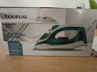 Plancha de vapor Taurus 2400W NUEVA
