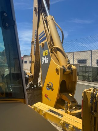 Retro mixta Komatsu