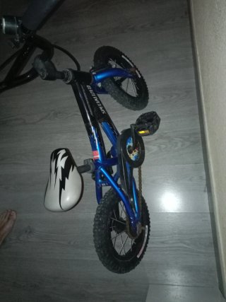 Bicicleta infantil azul