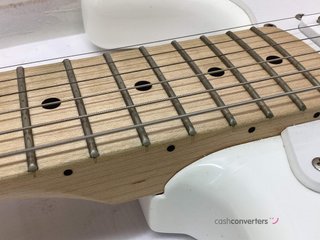 guitarra electrica squier stratocaster