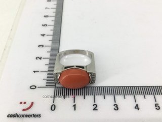 anillo oro 18k con piedra con coral