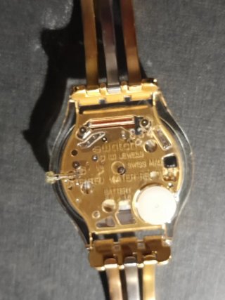 Reloj Swatch tricolor