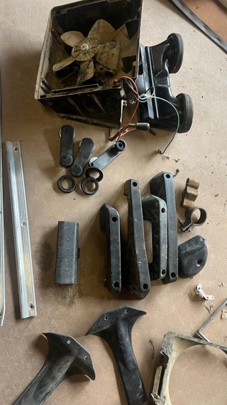SEAT 124 Plásticos, embellecedores y ceniceros