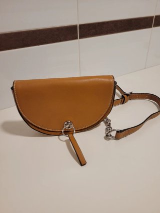 Riñonera de Zara en color Camel