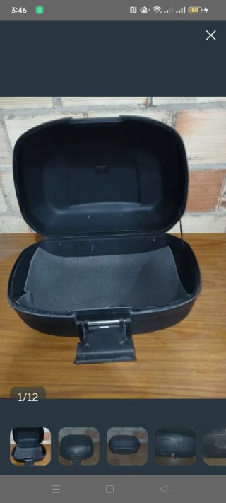Baúl de moto negro casi nuevo