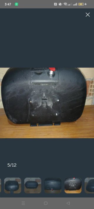 Baúl de moto negro casi nuevo